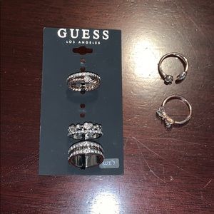 ❓NWT Guess stackable ring (6) set❓